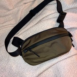 AER Day Sling 3 olive
